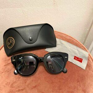 Ray-Ban Roundabout Women's Sunglass Black